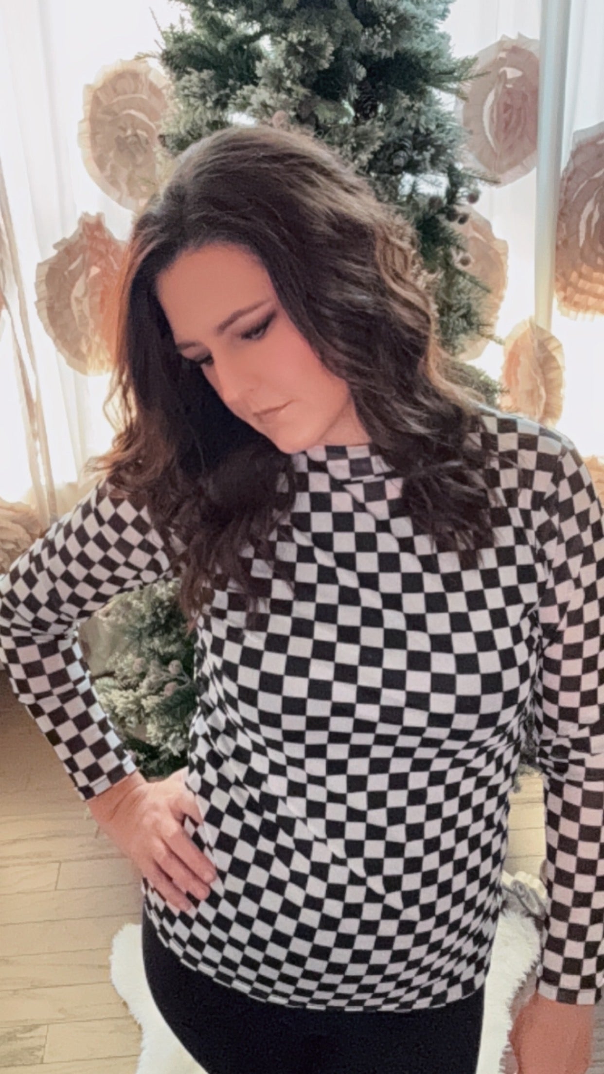 Round the Track Mesh Top Black and White